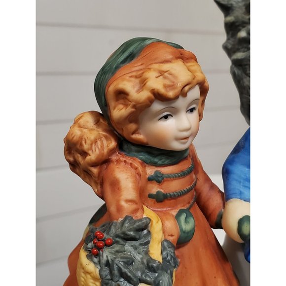 Vintage Avon Christmas Memories 1981 Porcelain Figurine - Picture 3 of 16